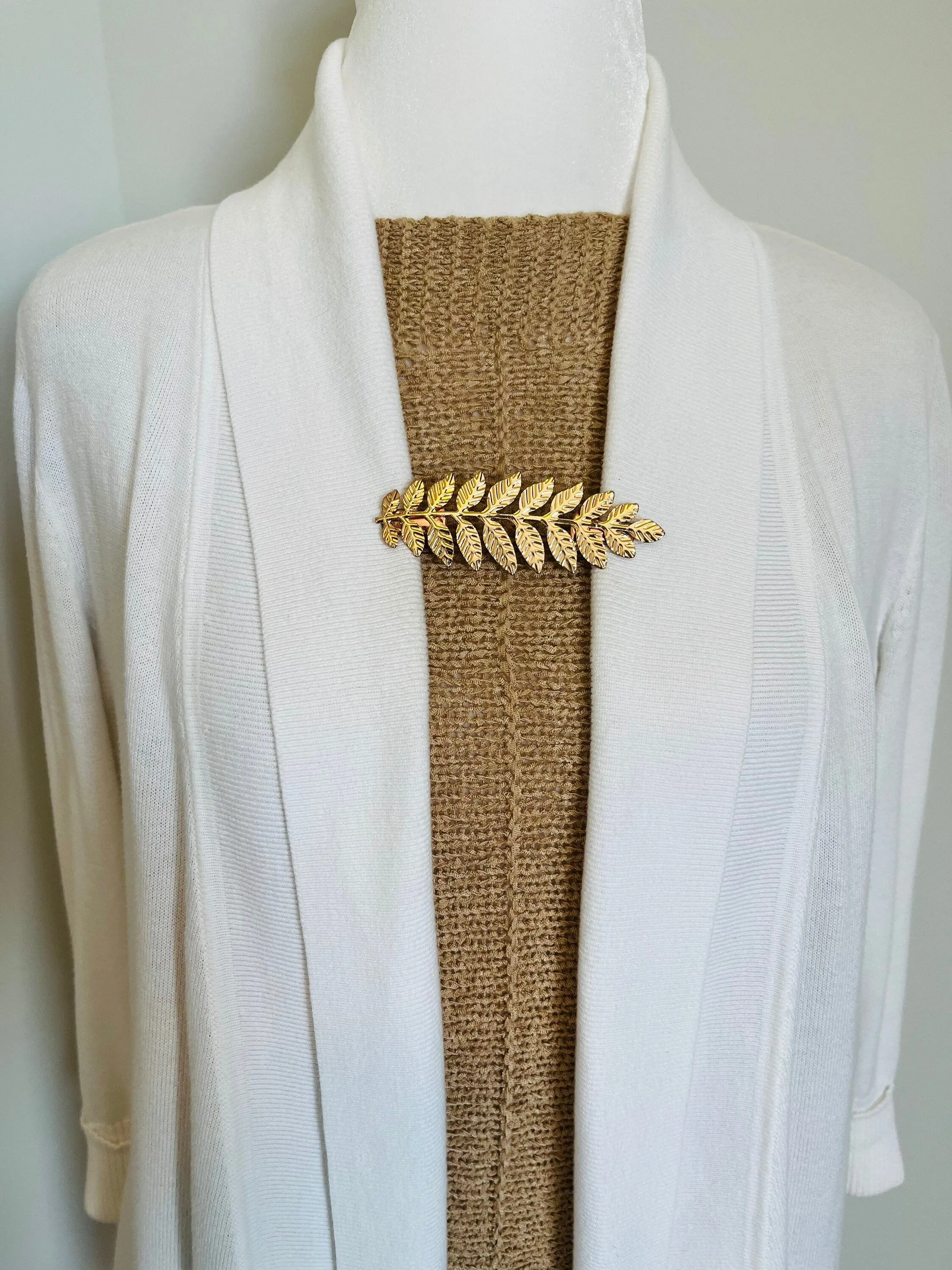 Sweater Clips Rose Gold Leaf Leaves Cardigan Clasp Sweater Clip Filigree Metal Minimalist Gift Gifts for Her by Fabulici