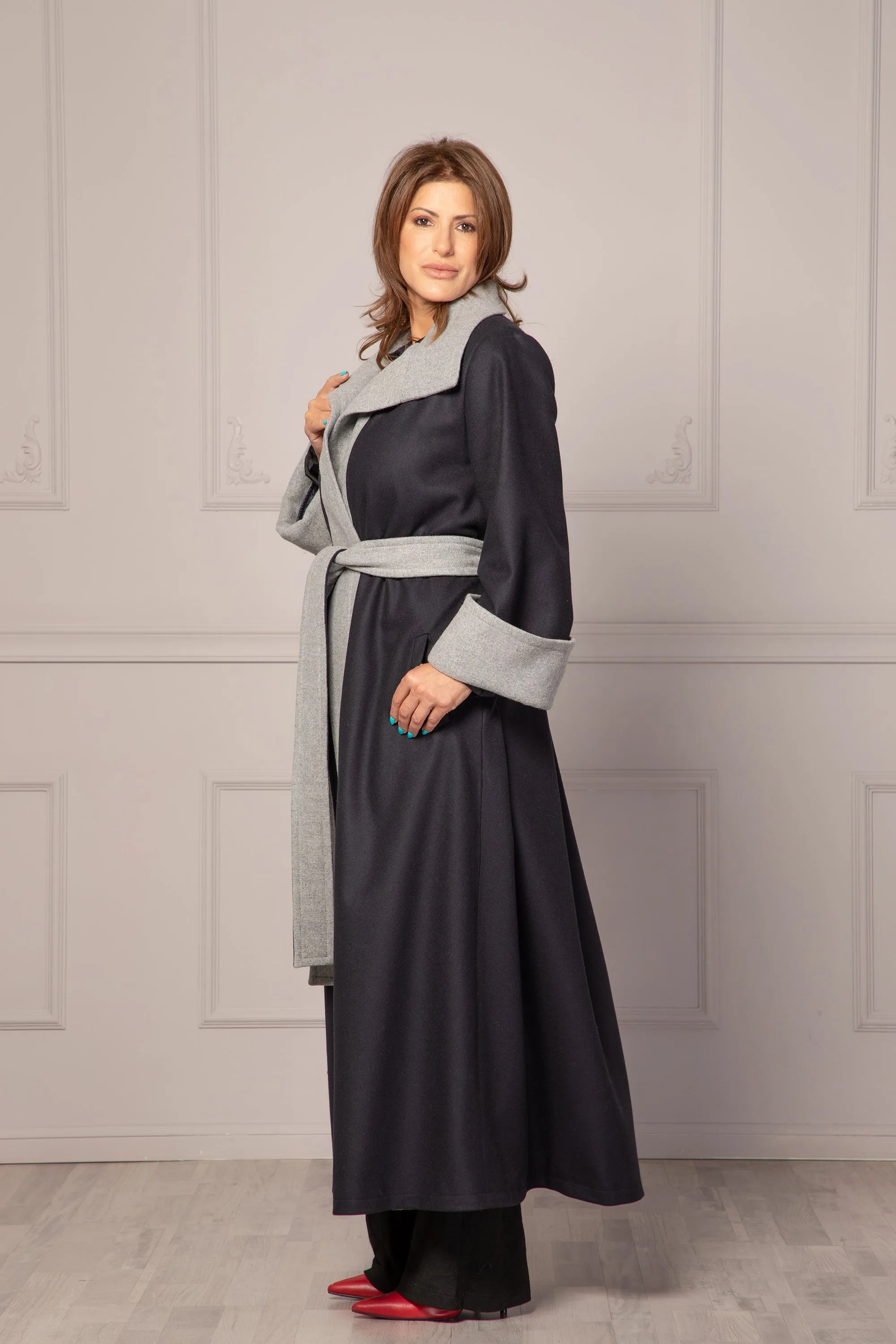 TWO-COLORED LOOSE COAT