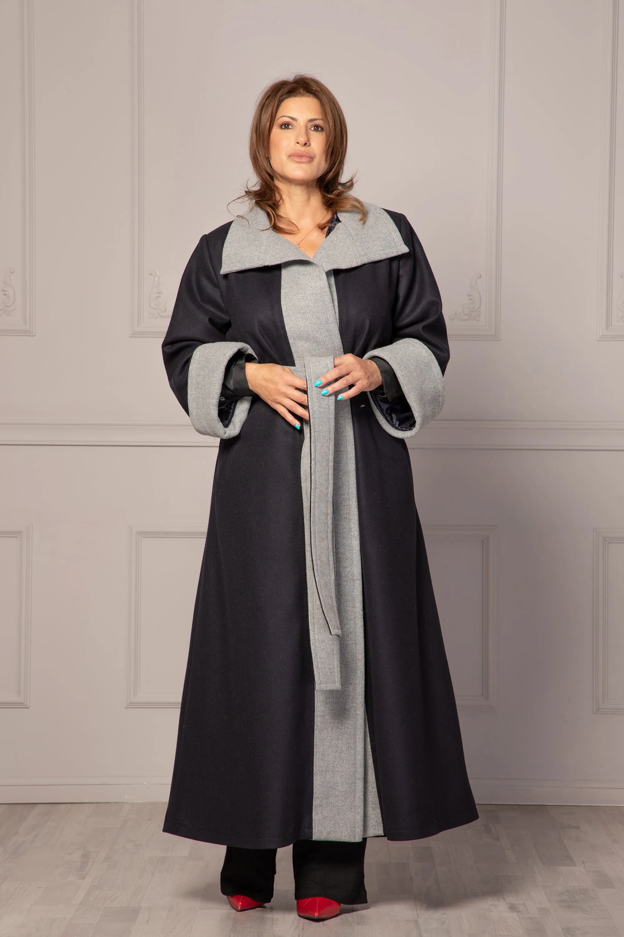 TWO-COLORED LOOSE COAT