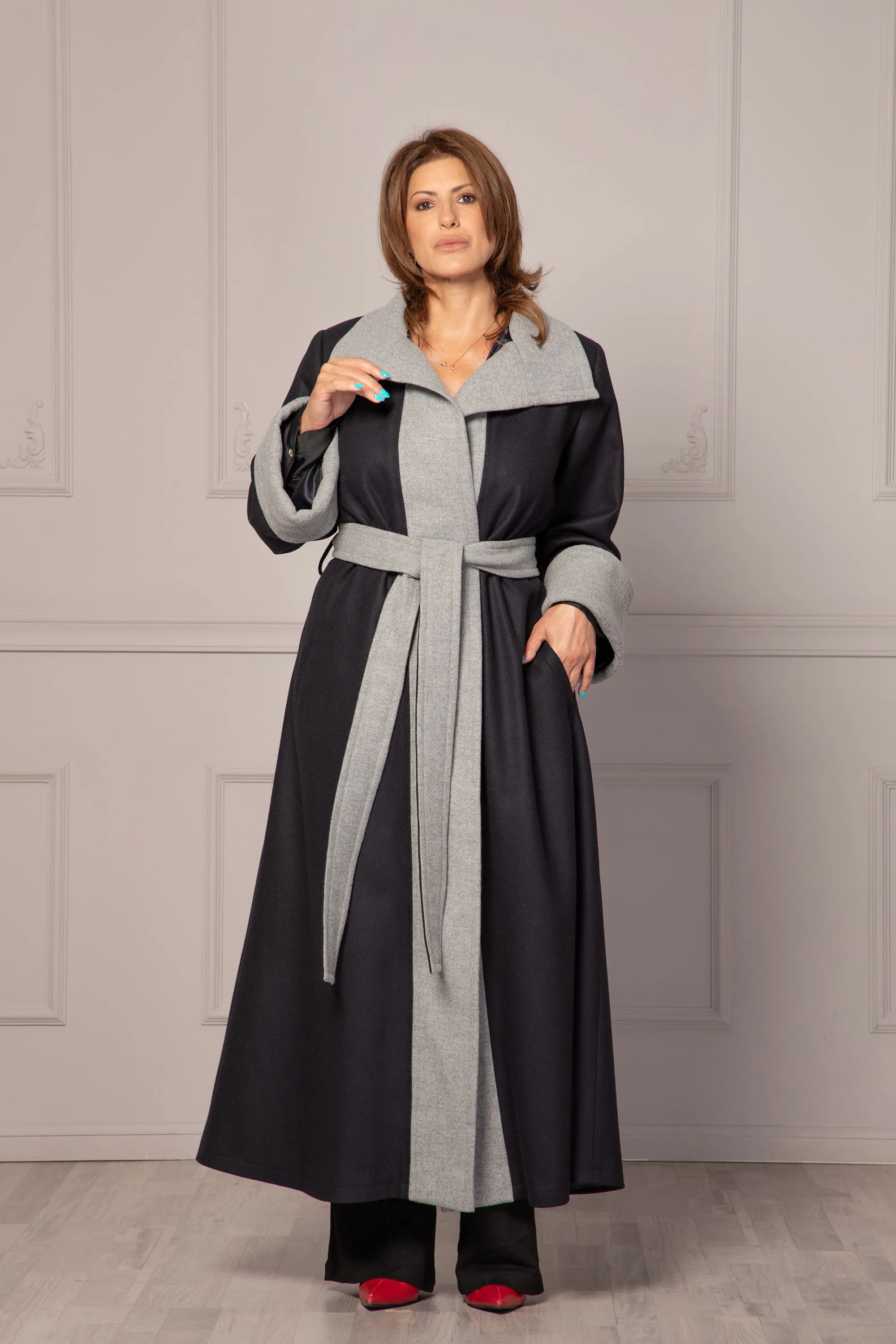 TWO-COLORED LOOSE COAT