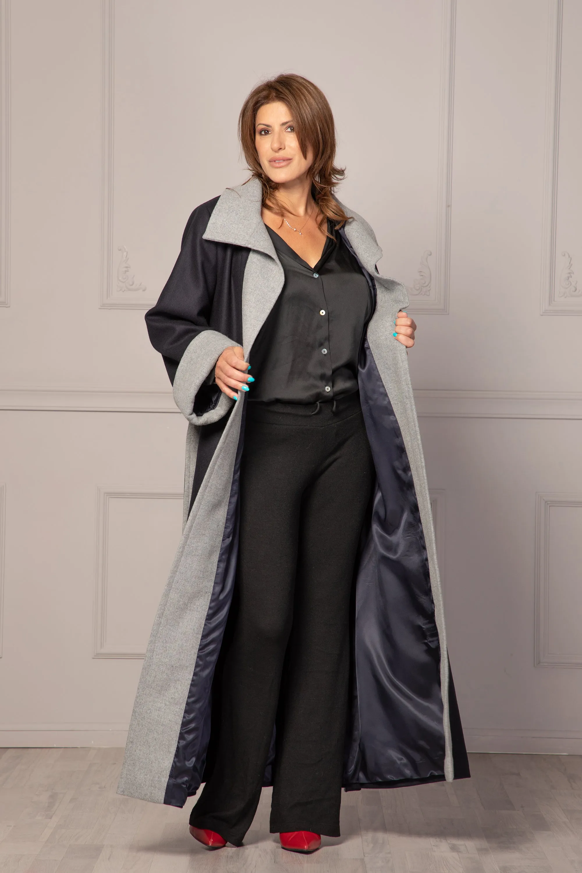TWO-COLORED LOOSE COAT